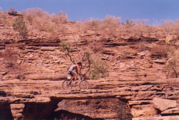 0 AFRIKA 180Naturbrücke